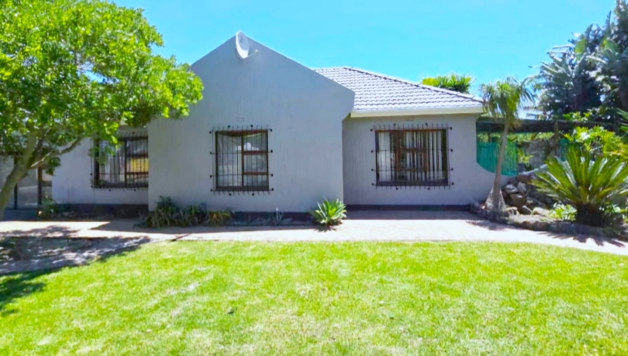 3 Bedroom Property for Sale in St Dumas Western Cape